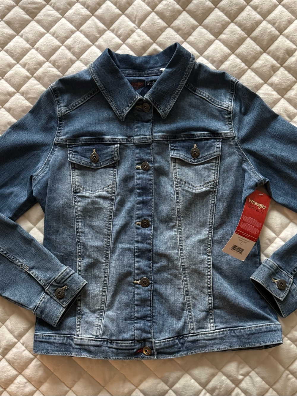 Wrangler Authentics Women's Denim Jacket Medium Blue Wash NWT - Size Large